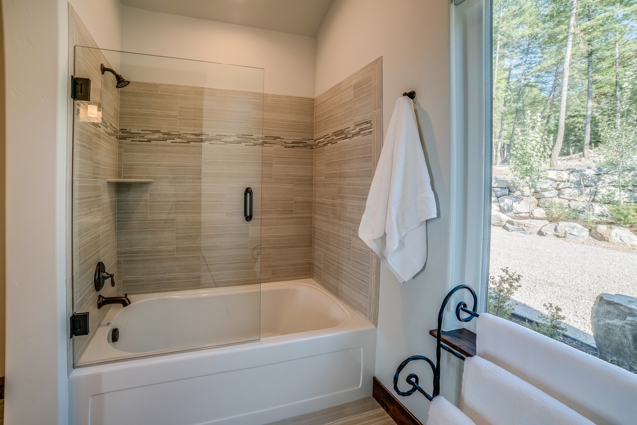 Shower & Tub Installation in Graton
